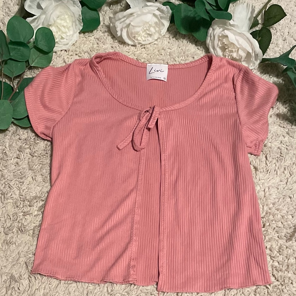 Pink top, great for summer, never worn, size XS